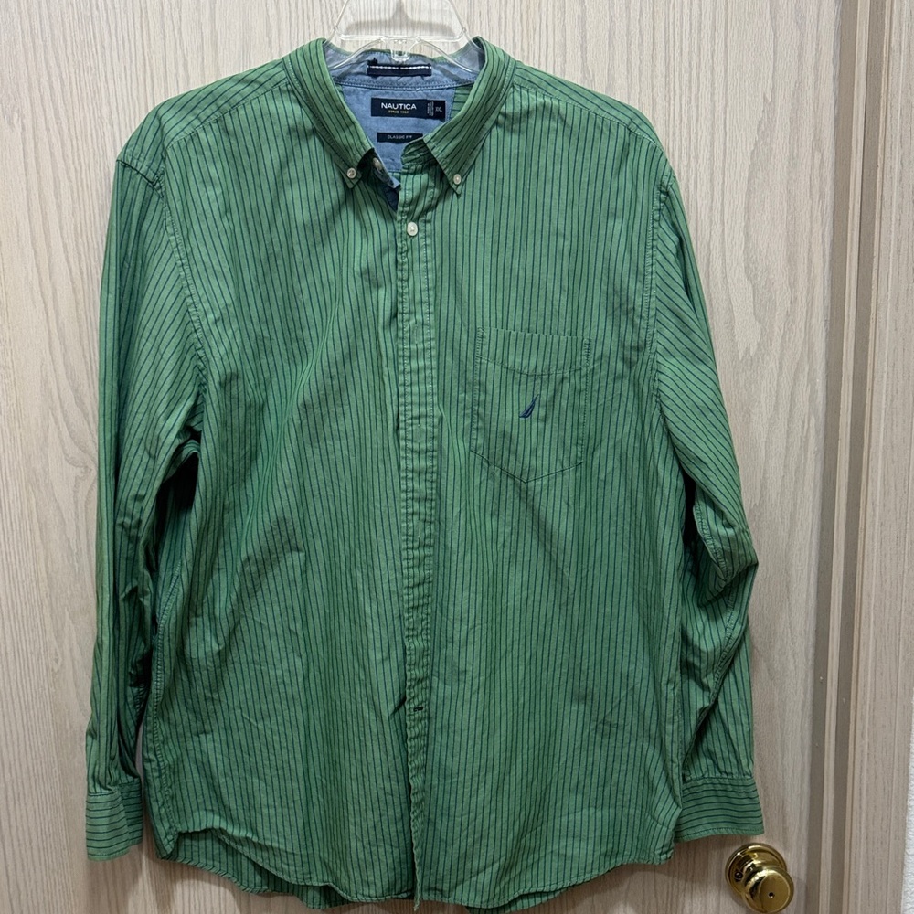 Nautica Men's Casual Green Button-Down Shirt